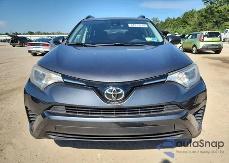 2018 Toyota Rav4 Le z USA, uszkodzony, nr VIN JTMBFREV0JJ228169
